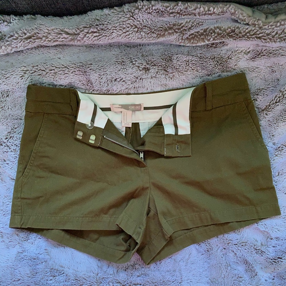Forever 21 contemporary - Olive green shorts